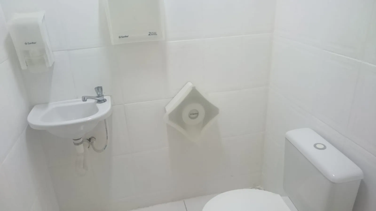 Imagem Imóvel Comercial de Esquina no Campolim - 9 Salas, 2 Recepções e Estacionamento