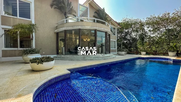 Imagem Casa vista mar à venda com porteira fechada, 6 suítes, lazer incrível, Búzios