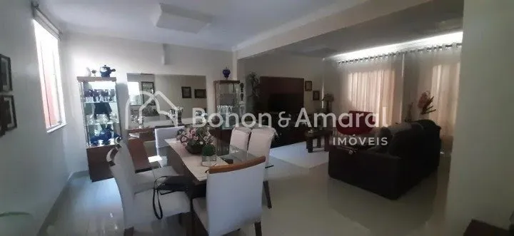 Imagem Casa à venda com 230m² de área construída, no Parque Taquaral