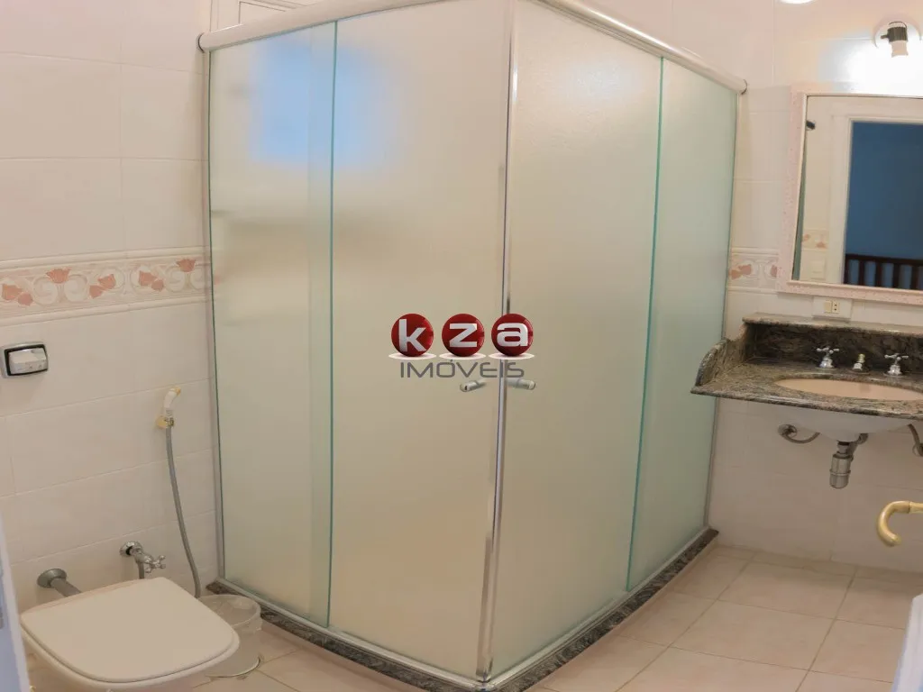 Imagem Espetacular casa de alto padrão em condomínio na Vila Embaré, Valinhos-SP: 5 quartos, 5 suítes, 3 salas, 7 banheiros, 9 vagas, 630m². Venha conferir!