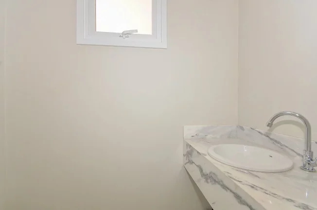Imagem Casa à Venda em Condomínio – 3 Quartos, 1 Suíte, 131m², Campo Comprido, Curitiba