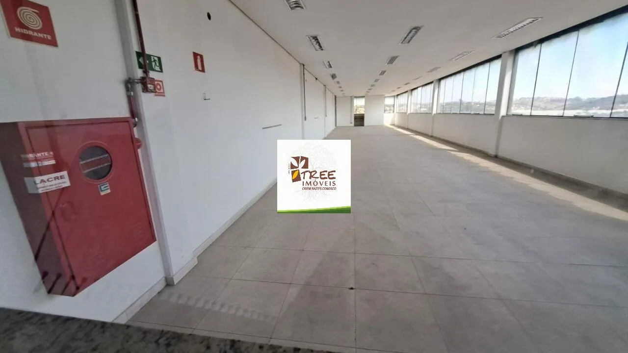 Imagem LOCAÇÃO DE GALPÃO COMERCIAL NO TABOÃO, EM MOGI DAS CRUZES/SP, 7.530m² com pateo de 2.000m², área fabril de 4.500m², 03 docas e ZUP 1. CONSULTE-NOS.