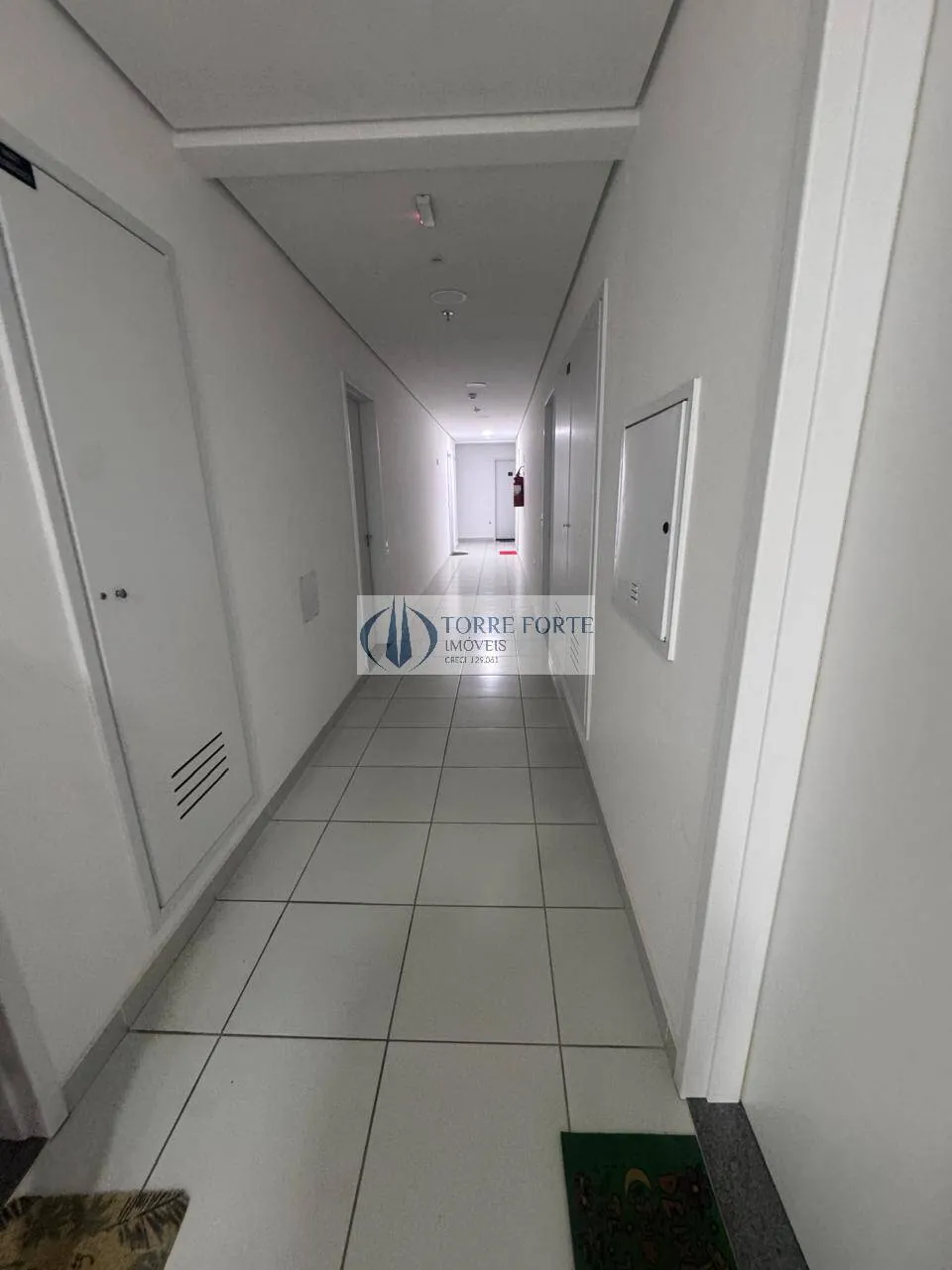 Imagem Lindo Apartamento Mobiliado com 1 dormitorio 1 vaga, varanda na Penha .