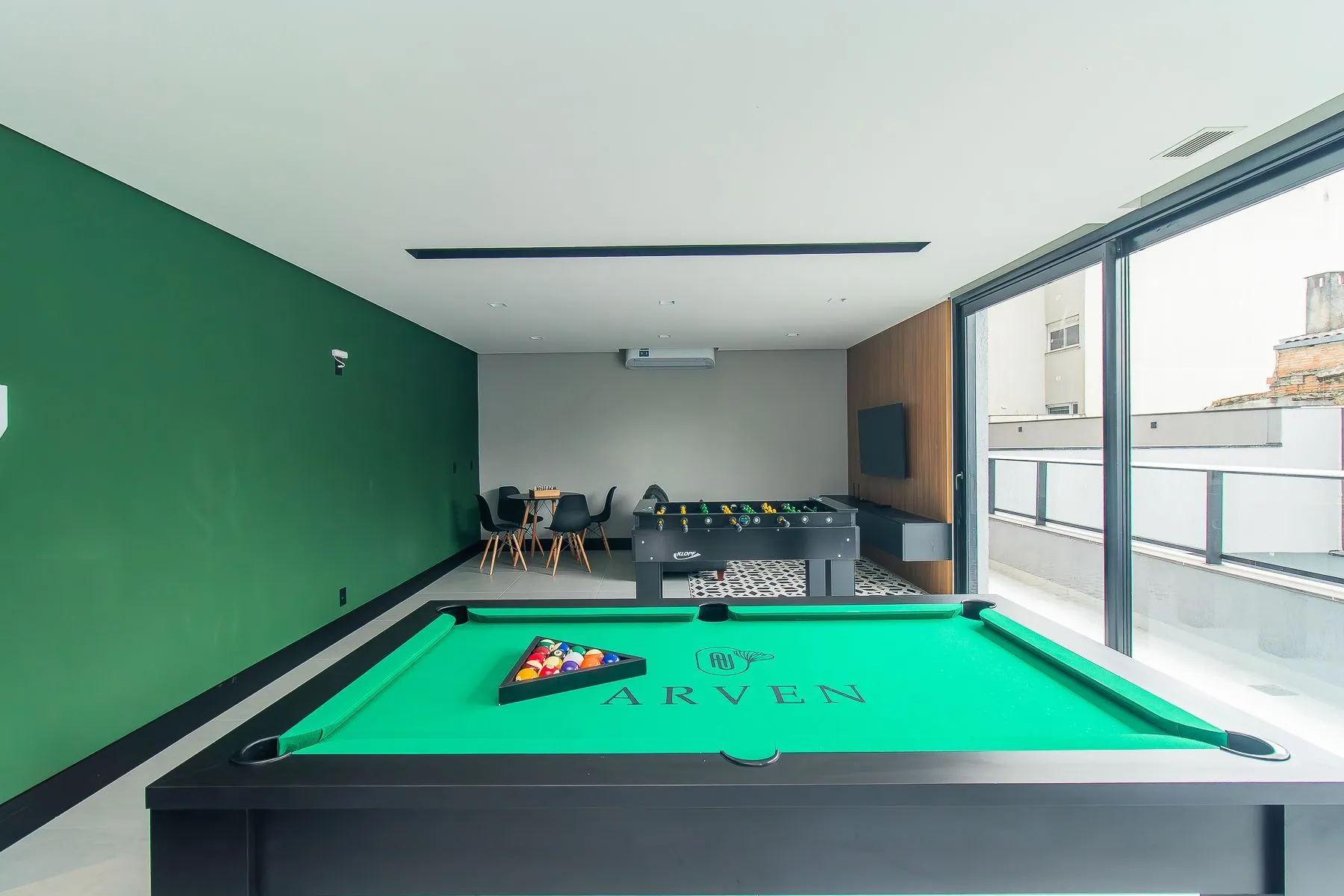 Imagem APARTAMENTO 2 D (um suíte) 80,45m² - 1 vaga simples descoberta- MENINO DEUS