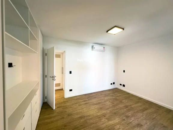 Imagem Vende-se Cobertura na Vila Andrade, com 3 Quartos sendo 1 Suíte, 4 Banheiros, 3 Vagas.