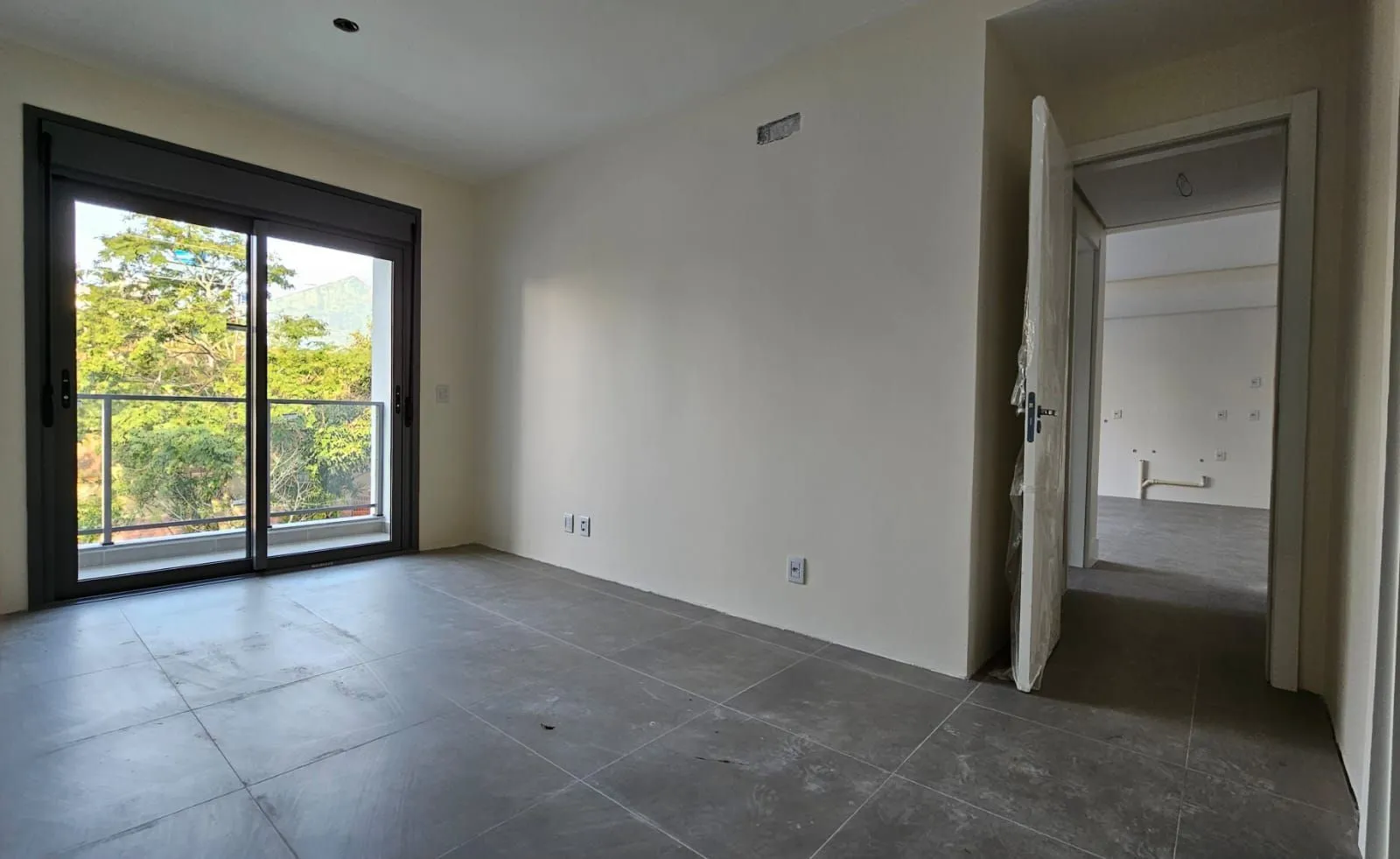 Imagem Apartamento Novo com 2 Vagas e Sacada na Chácara das Pedras