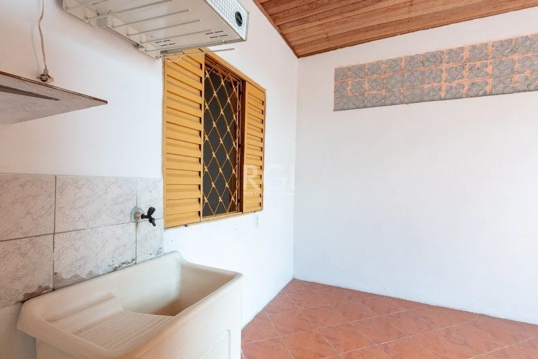 Imagem Casa para Venda - 50m², 2 dormitórios, 1 vaga - Cavalhada