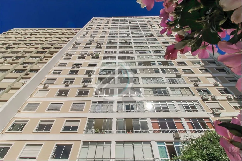Imagem APARTAMENTO CENTRO HISTÓRICO , 4DORMITÓRIOS COM VAGA DE GARAGEM! Dificilmente quem é de Porto Ale...