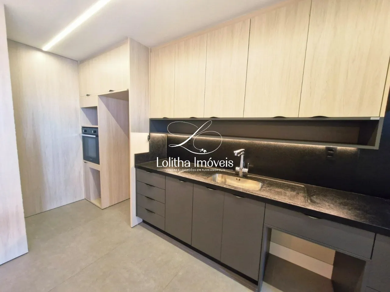 Imagem APARTAMENTO DE LUXO COM 3 SUÍTES, SEMI MOBILIADO À VENDA NO KOBRASOL - SÃO JOSÉ/SC.