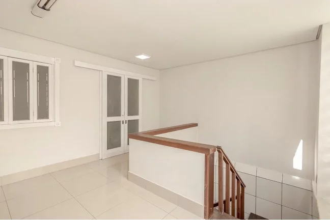 Imagem Casa para venda no bairro Chácara das Pedras em Porto Alegre