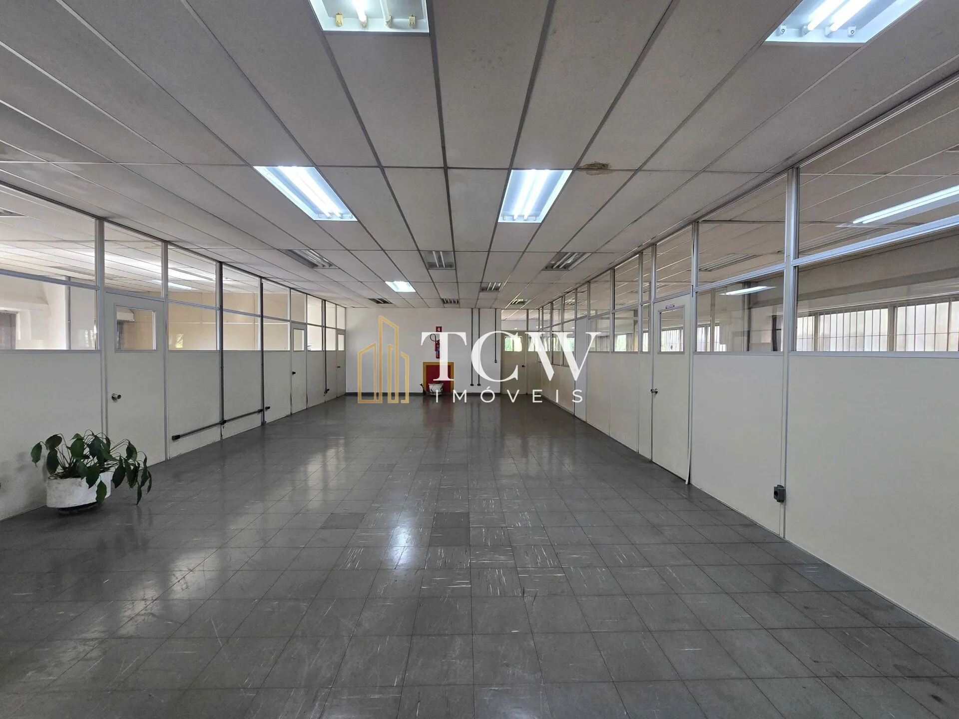 Imagem Galpão Industrial à Venda em Cumbica - Guarulhos/SP | 8.000 m² Construídos | Terreno 20.000 m²