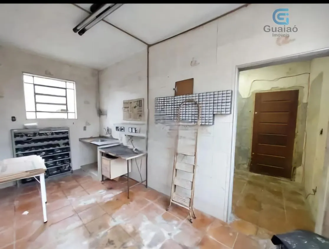 Imagem Vendo Terreno de 240 Mts c/ 2 Áreas construída no Estuário em Santos