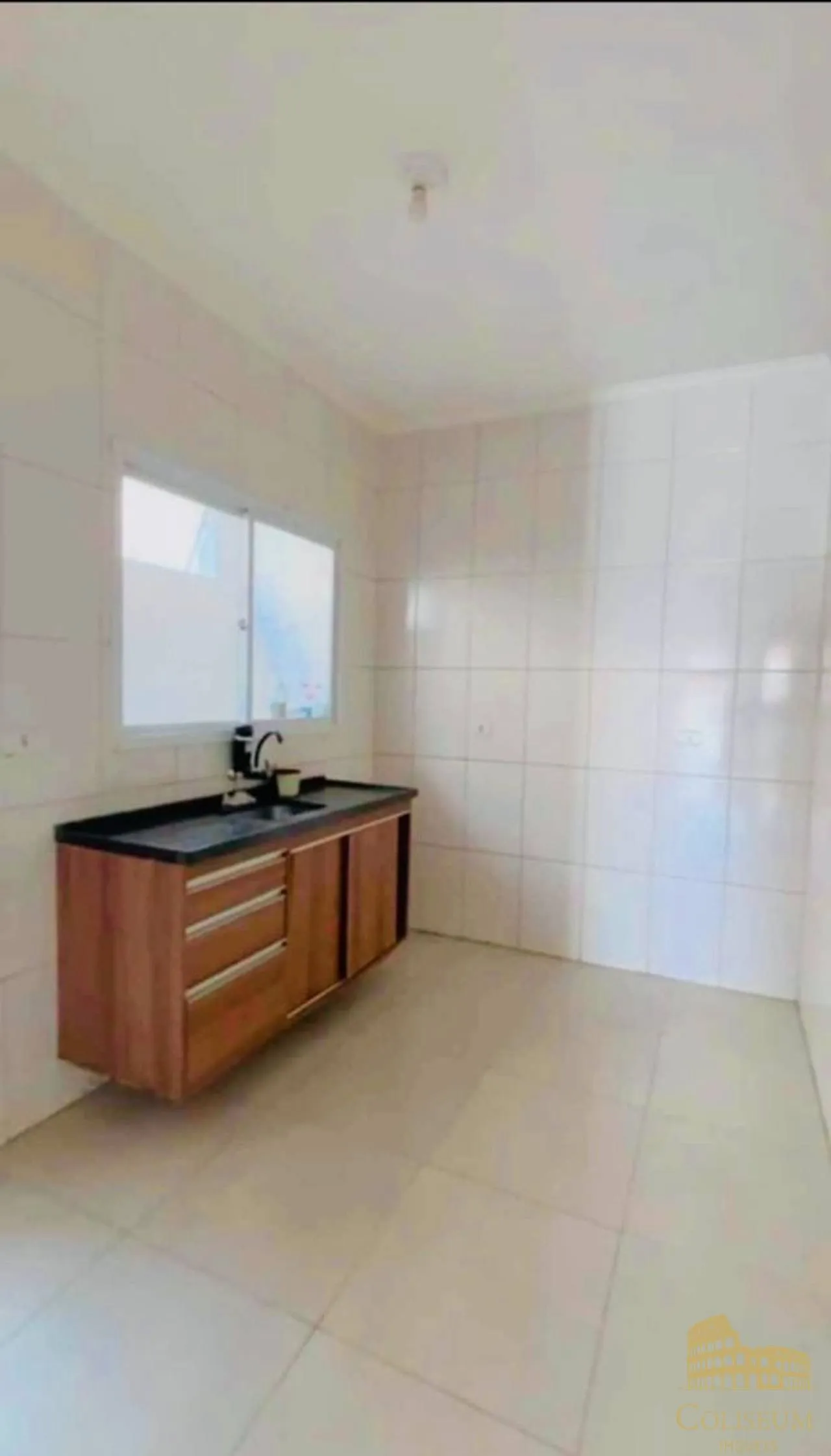 Imagem OPORTUNIDADE - Sobrado 2 dorm c/ sacada, 2 Vgas - Jd Samambaia