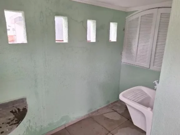 Imagem Sobrado à Venda em Mauá-SP, Parque São Vicente: 3 Quartos, 3 Suítes, 4 Banheiros, 2 Vagas, 145m² de Área