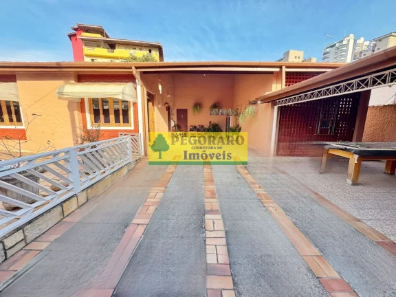 Imagem Casa de luxo à venda em Caraguatatuba-SP, bairro Martim de Sá: 4 quartos, 2 suítes, 2 salas, 3 banheiros, 3 vagas de garagem, 249m².
