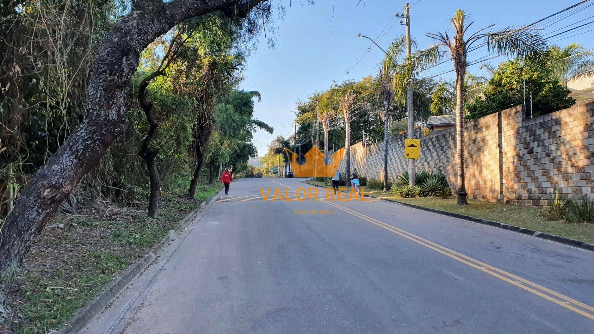 Imagem Terreno - Seu Refúgio na Malota - Grande, Exclusivo e com o Melhor Preço por m² da Região!