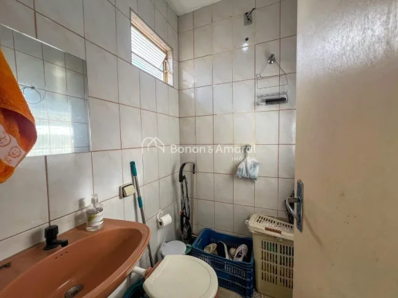 Imagem Encantadora residência que une funcionalidade, conforto e praticidade em cada detalhe. Logo na entr...
