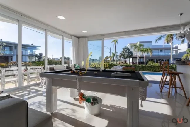 Imagem Sobrado Enseada com 05 suítes, piscina