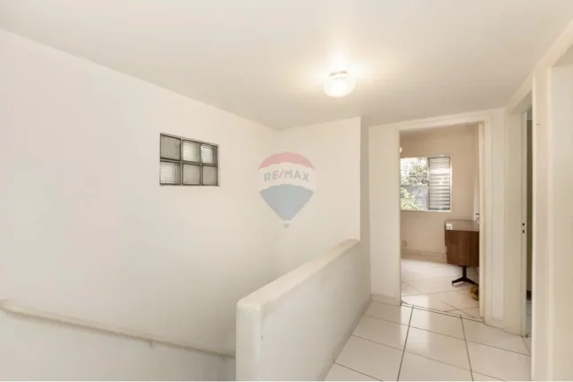 Imagem Casa bem localizada no jardim prudência com 3 Dormitórios,2 Banheiros, Sala com piso frio, Cozinha, corredor lateral, 2 vagas de garagem,