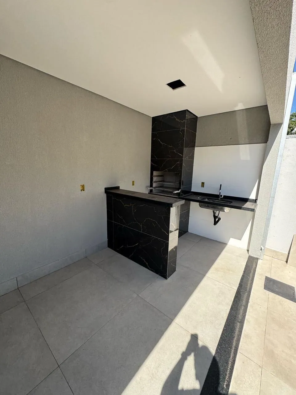 Imagem Casa 2 Quartos sendo 1 Suíte bairro Centro Sul Varzea Grande