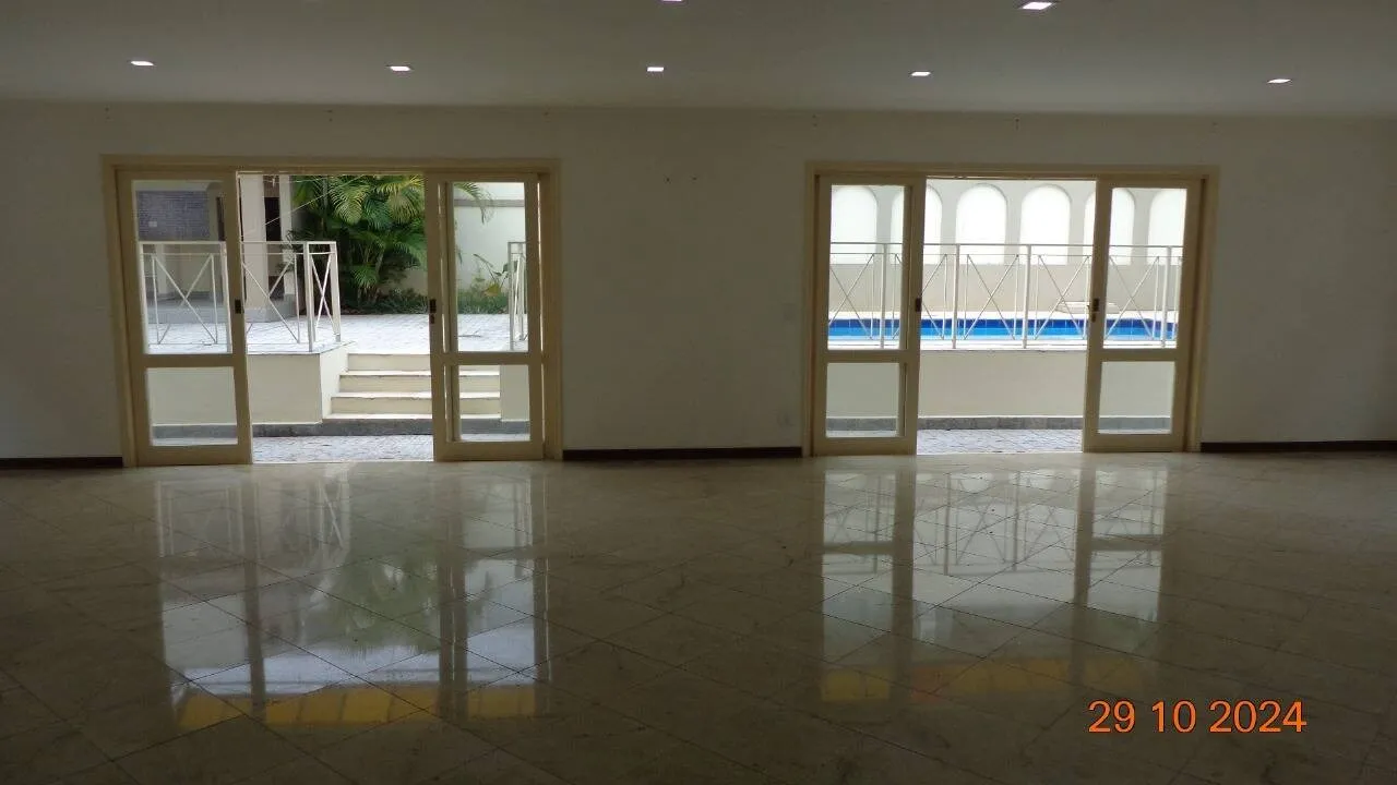 Imagem Casa de Alto Padrão com 4 Suítes em Alphaville, Santana de Parnaíba