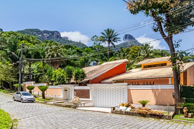 Imagem CASA de 5 SUÍTES com projeto paisagístico no ITANHANGÁ - R$ 4.500.000 - Rio de Janeiro, RJ
