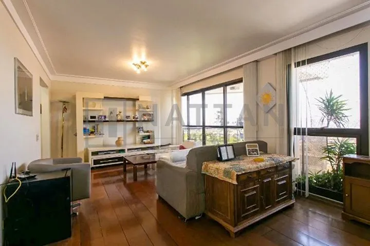 Imagem Apartamento à venda com 3 dormitórios na Chácara Santo Antônio, 155 m² e suíte
