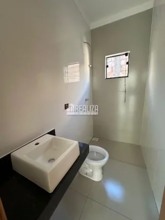Imagem Casa à venda no Parque dos Girassóis IV - Uberaba com 2 dormitórios e porcelanato