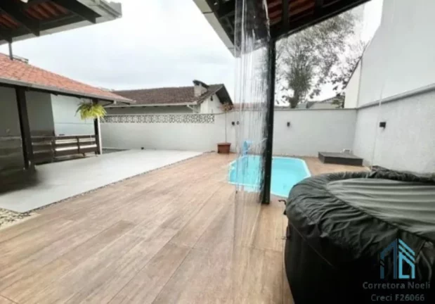 Imagem Casa (estuda permuta e financiamento) piscina, 03 quartos c/suíte, em Piraberaba Joinville SC