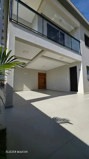 Imagem Casa a venda com piscina no bairro Jardim Florença em Poços de Caldas - MG