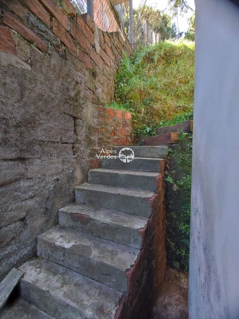 Imagem Vende-se casa no bairro prinstrop a 10 minutos da rua coberta de gramado