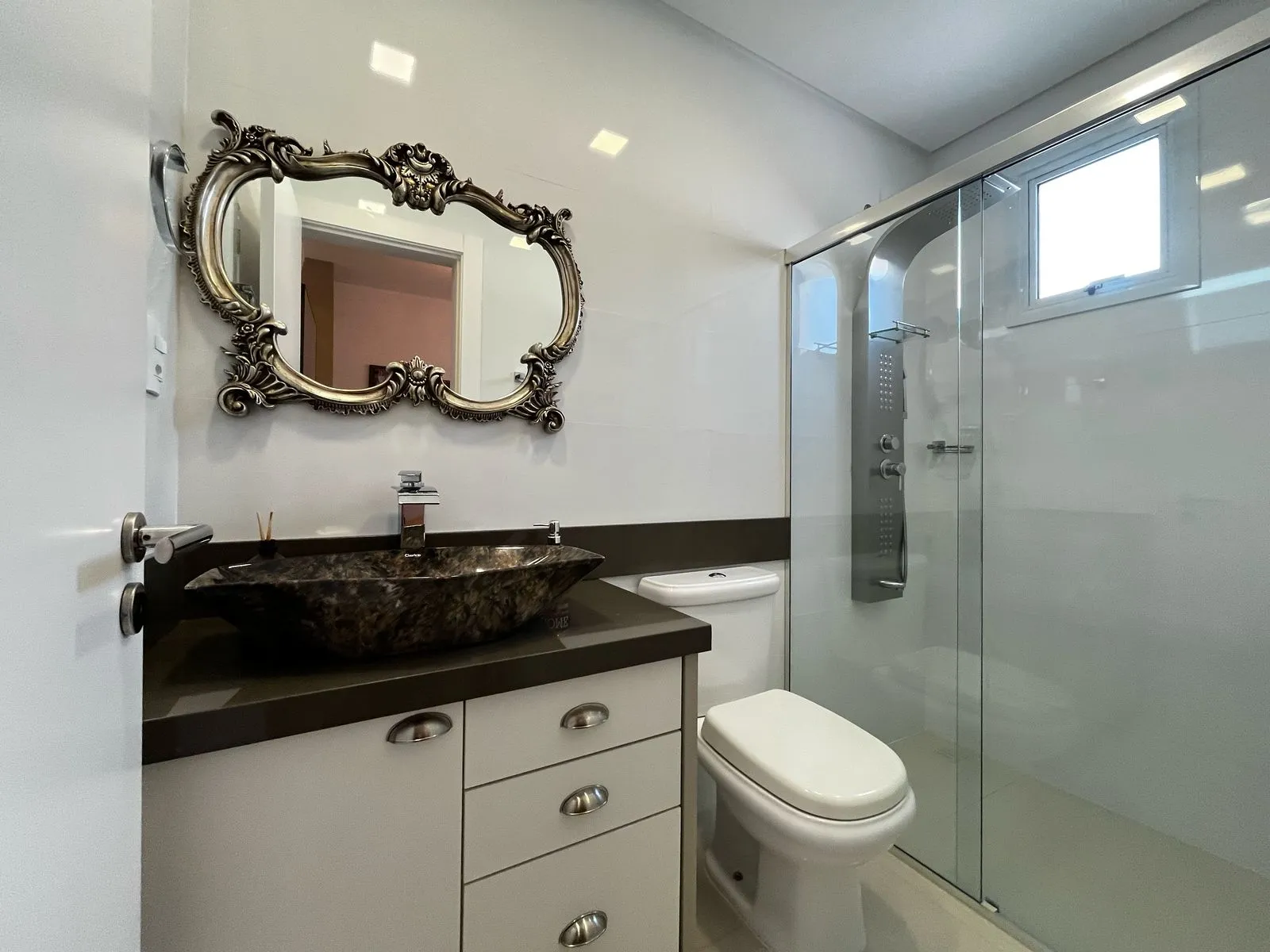 Imagem Apartamento à venda com 128m2 por R$ 1.990.000,00