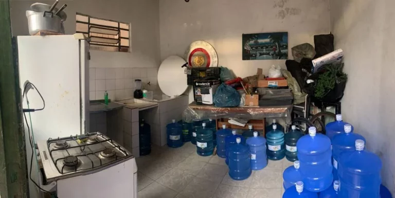 Imagem Casa de Rua Pública à Venda no Ponto Novo - 5 Quartos - 2 Suítes