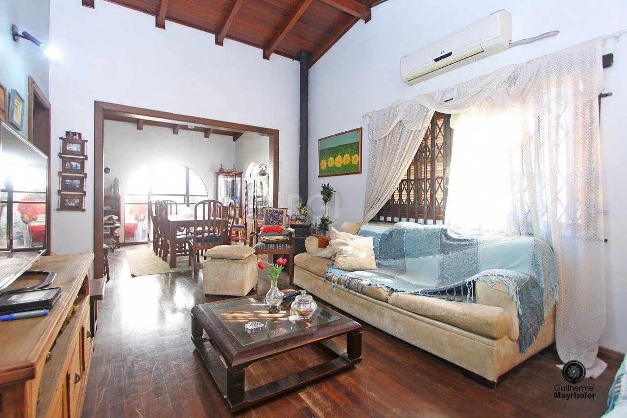 Imagem Casa para Venda - 249.54m², 4 dormitórios, sendo 1 suites, 5 vagas - Ipanema