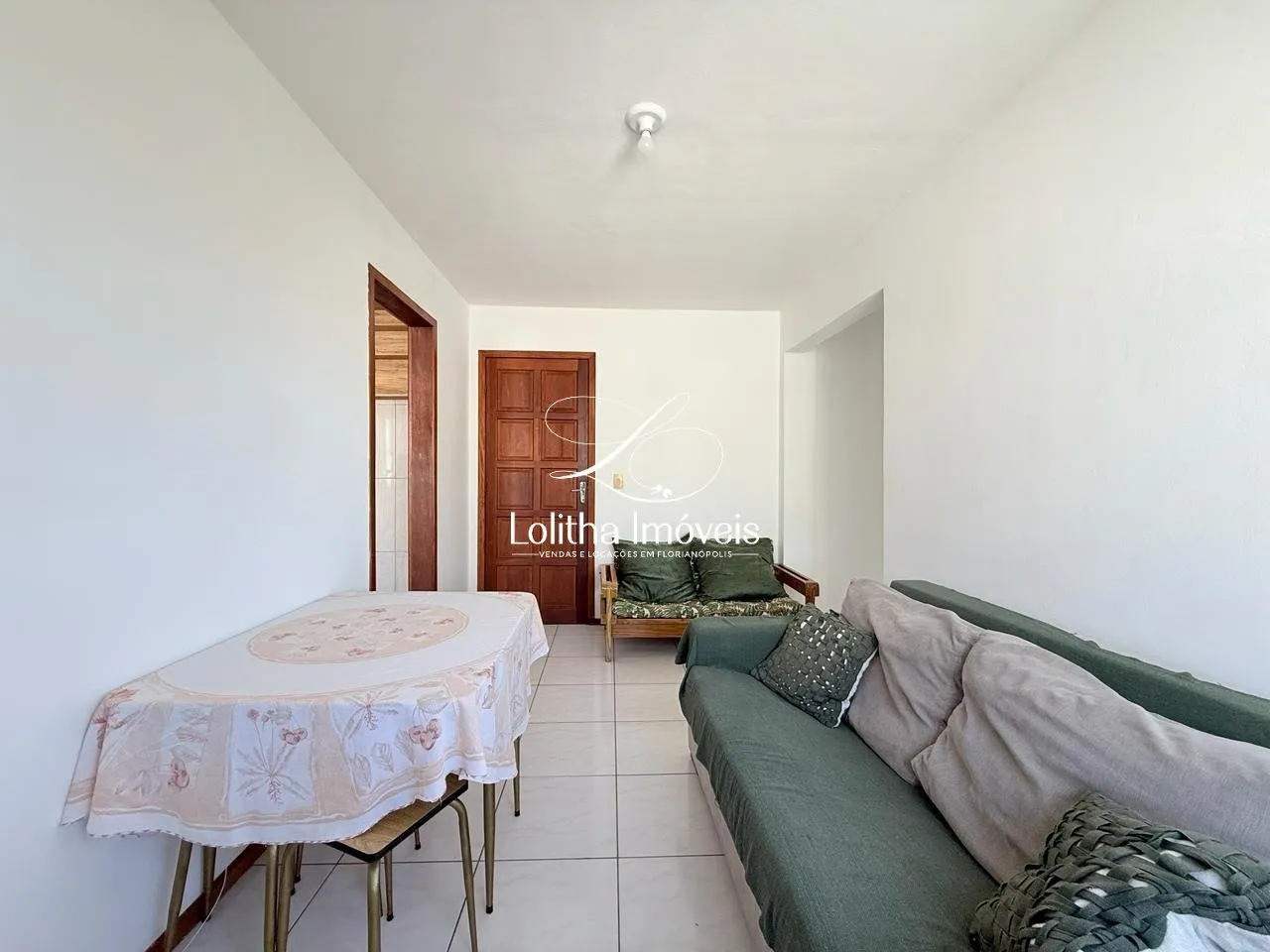 Imagem APARTAMENTO SEMI MOBILIADO COM 2 QUARTOS À VENDA EM COQUEIROS - FLORIANÓPOLIS/SC