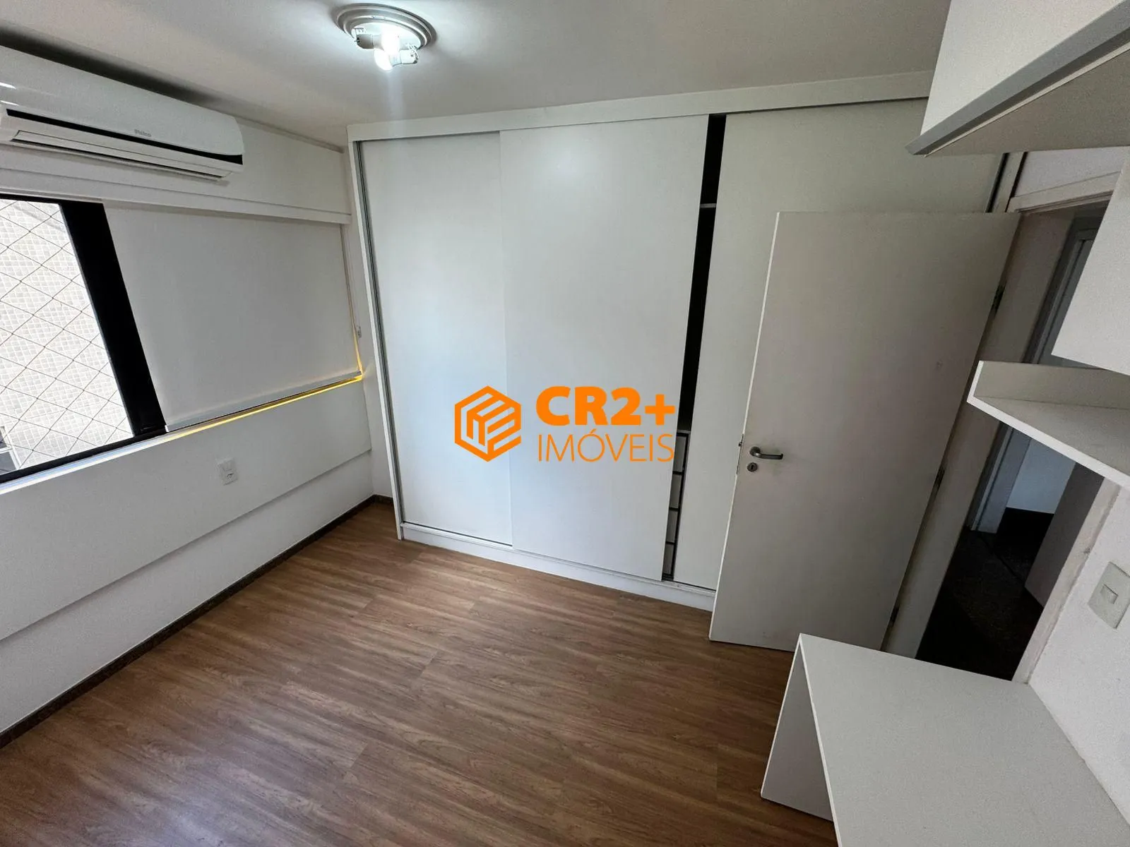 Imagem VENDO APARTAMENTO À BEIRA-MAR NA AVENIDA BOA VIAGEM - RECIFE 150m² -3 suítes