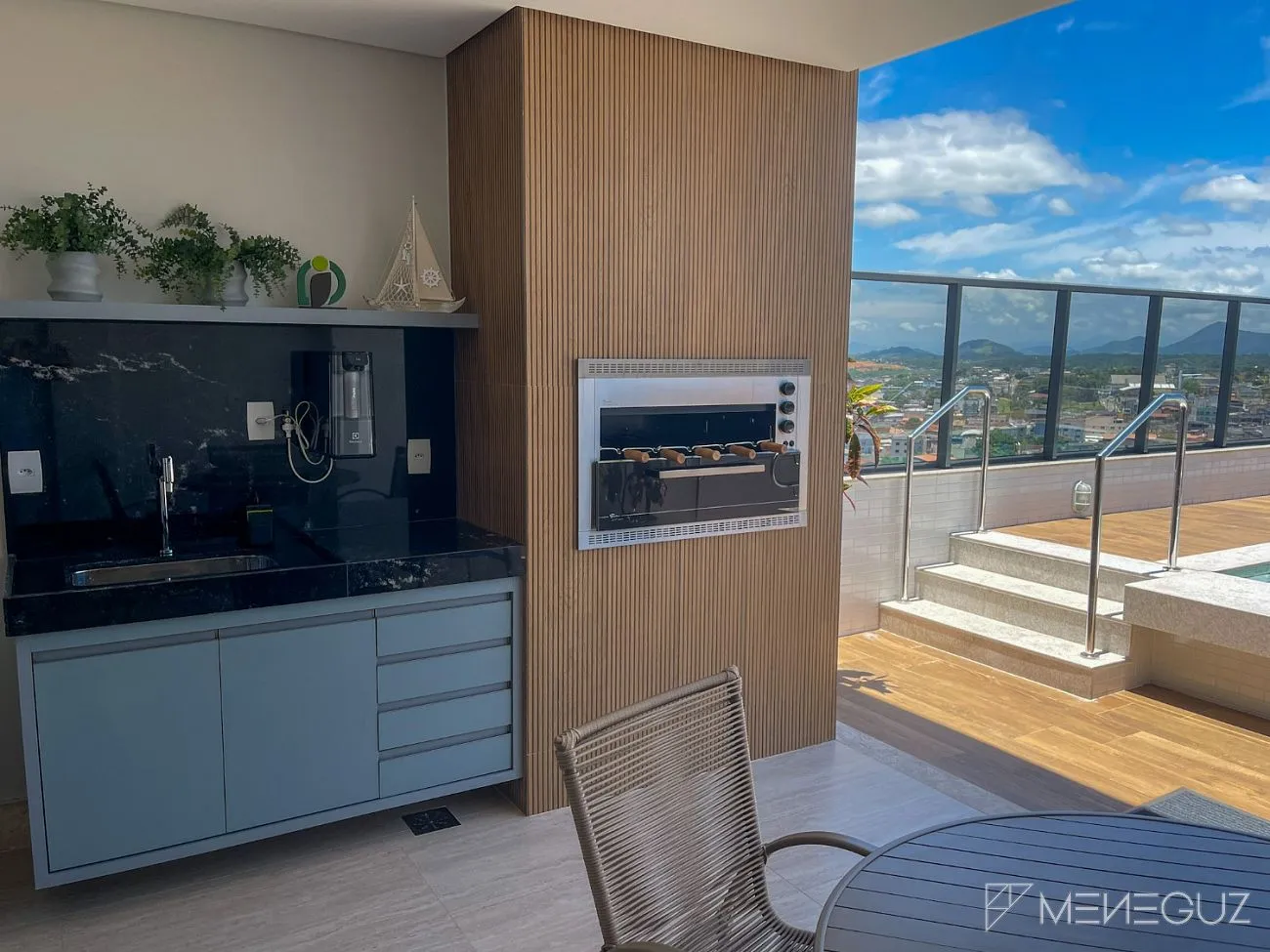 Imagem Imóveis à venda em Guarapari Praia do Morro, apartamento de 3 quartos de frente total para o mar, com lazer completo na cobertura