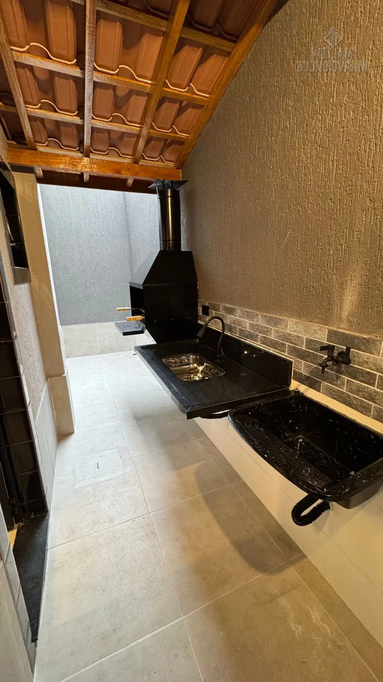 Imagem Casa Térrea 2 Dormitórios com Quintal - 57m²