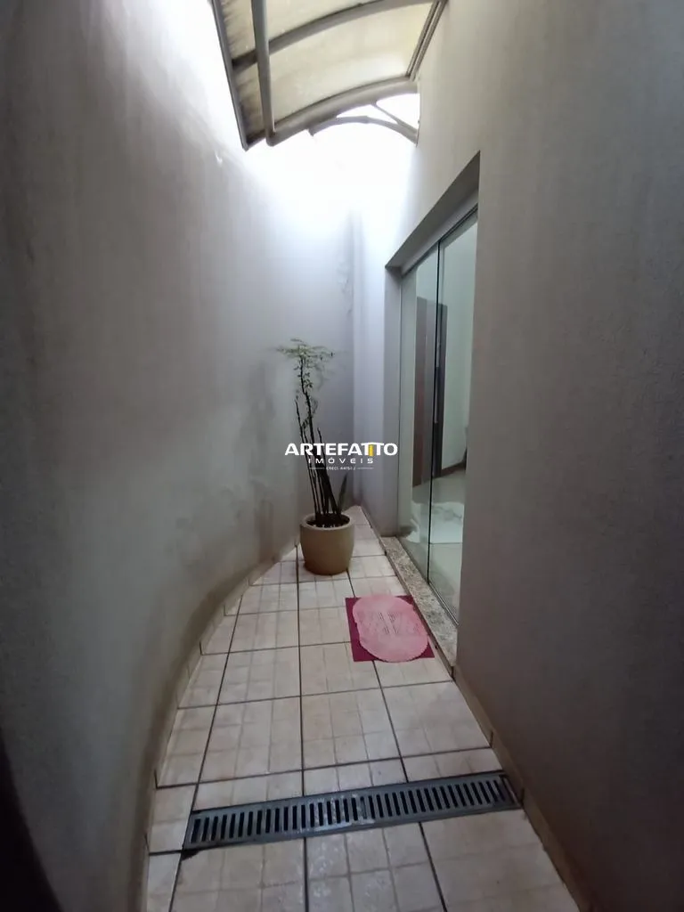 Imagem Sobrado à venda em Franca, Jardim Flórida, com 3 quartos, 380m2