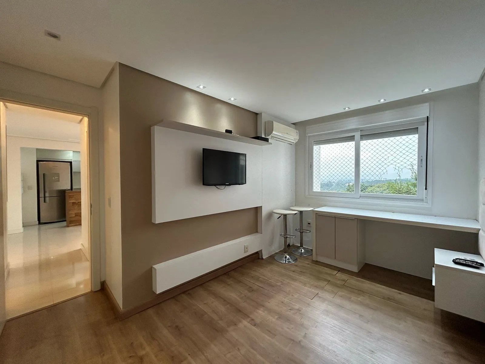 Imagem Lindo apartamento semi mobiliado, infra completa e a apenas 4 min do Iguatemi