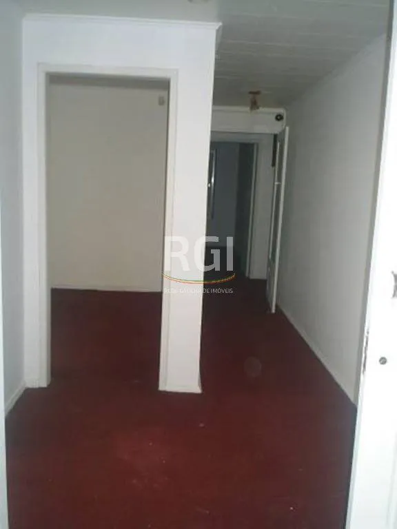 Imagem Casa para Venda - 250m², 3 dormitórios, 2 vagas - Petrópolis