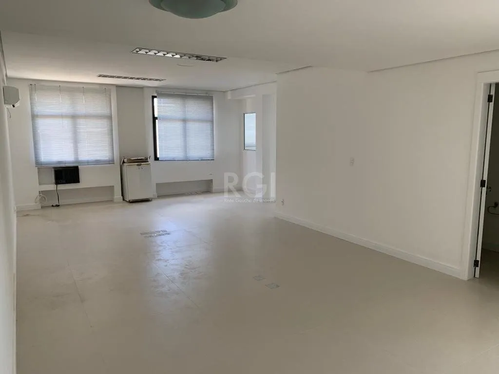 Imagem Sala comercial na Getúlio Vargas com 81,92m² privativos