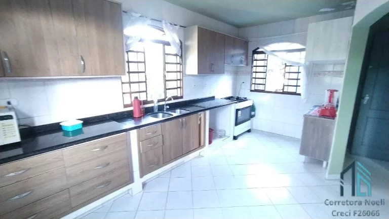 Imagem - Chácara com casa, 04 quartos c/suíte, em ótima localização, em São José dos Pinhais PR