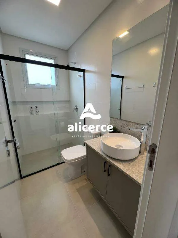 Imagem PRONTO PARA MORAR - Apartamento com Terraço à venda I 2 dormitórios I 1 suíte I Mobiliado - em Florianópolis/SC