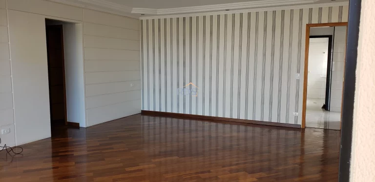 Imagem Vende um espaço e confortável apartamento de 160m² na Vila suzana.