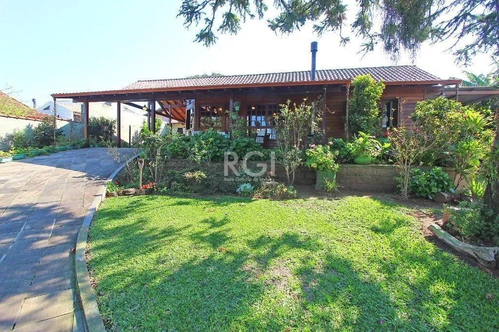 Casa para Venda - 205m², 2 dormitórios, sendo 1 suites, 4 vagas - Cristal