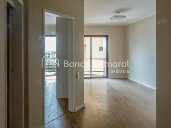 Imagem Apartamento reformado, em andar alto, com forno e armários embutidos e varanda!

Condomínio com ac...