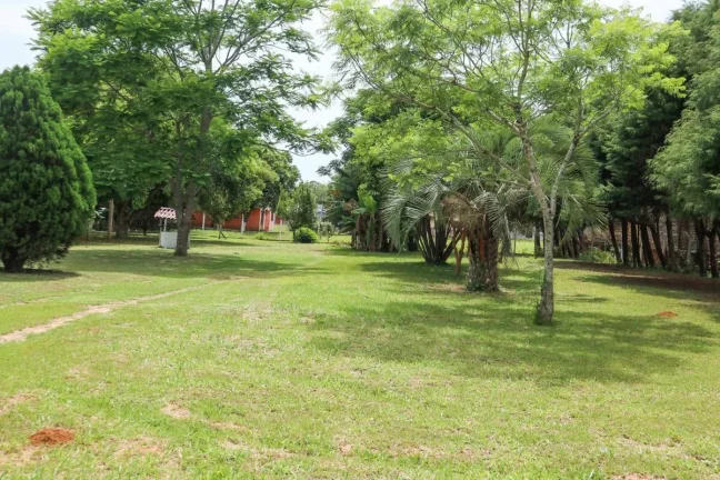 Imagem Excelente Sítio com 4.672m², em condomínio, no centro de Águas Claras
