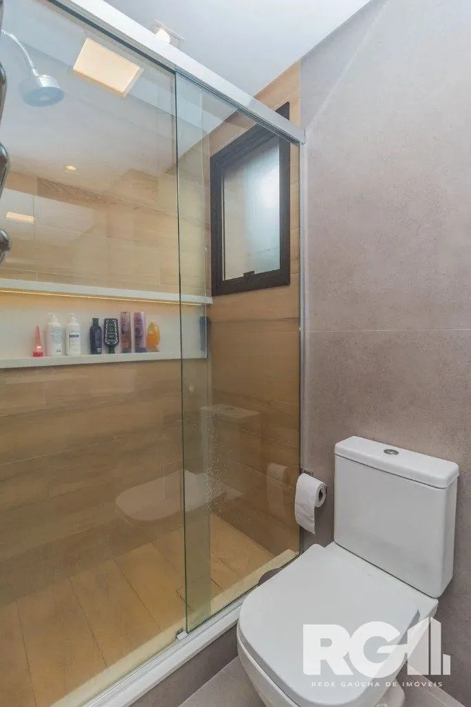 Imagem Apartamento com 94m², 3 quartos, 1 suíte, 2 vagas, no bairro Cristo Redentor em Porto Alegre..