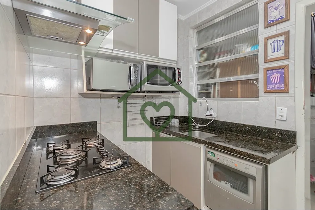 Imagem **À Venda: Apartamento Residencial na Região Sul do Brasil** Apartamento à venda no Bairro Flores...